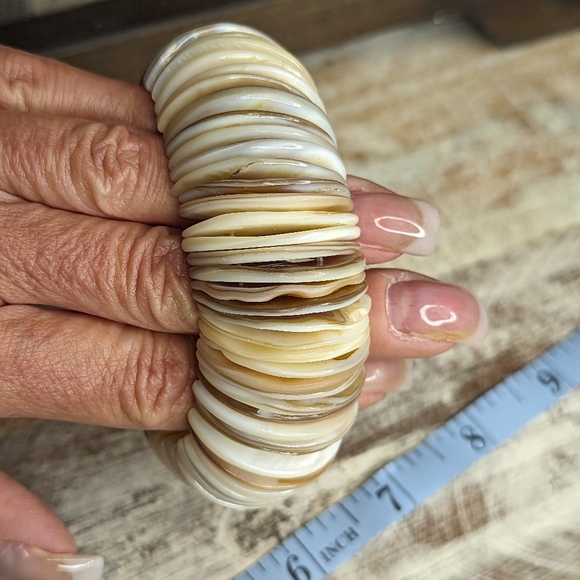 Anthropologie "Serefina" Shell Bracelet - Picture 6 of 6